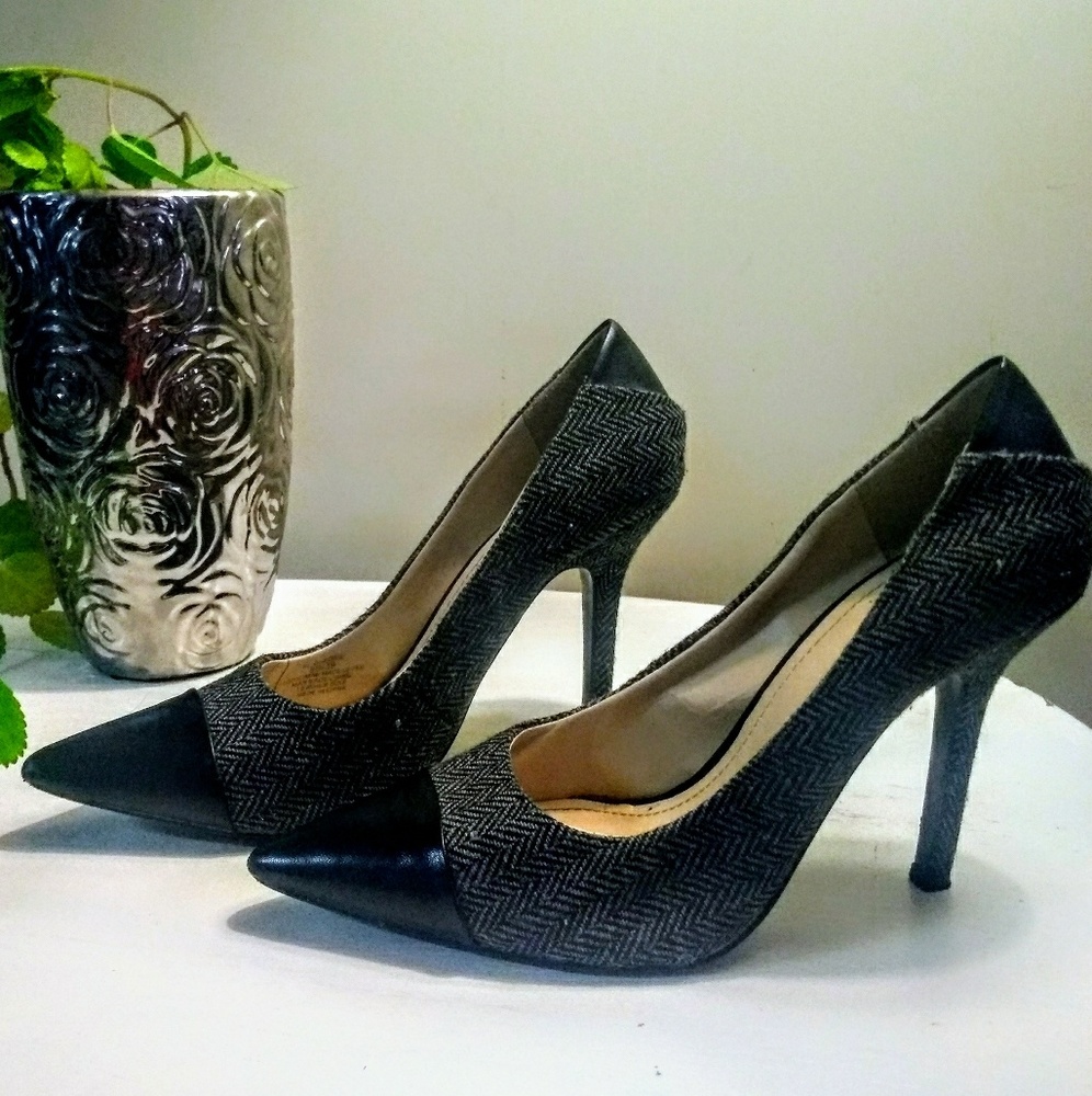 Black and grey pumps